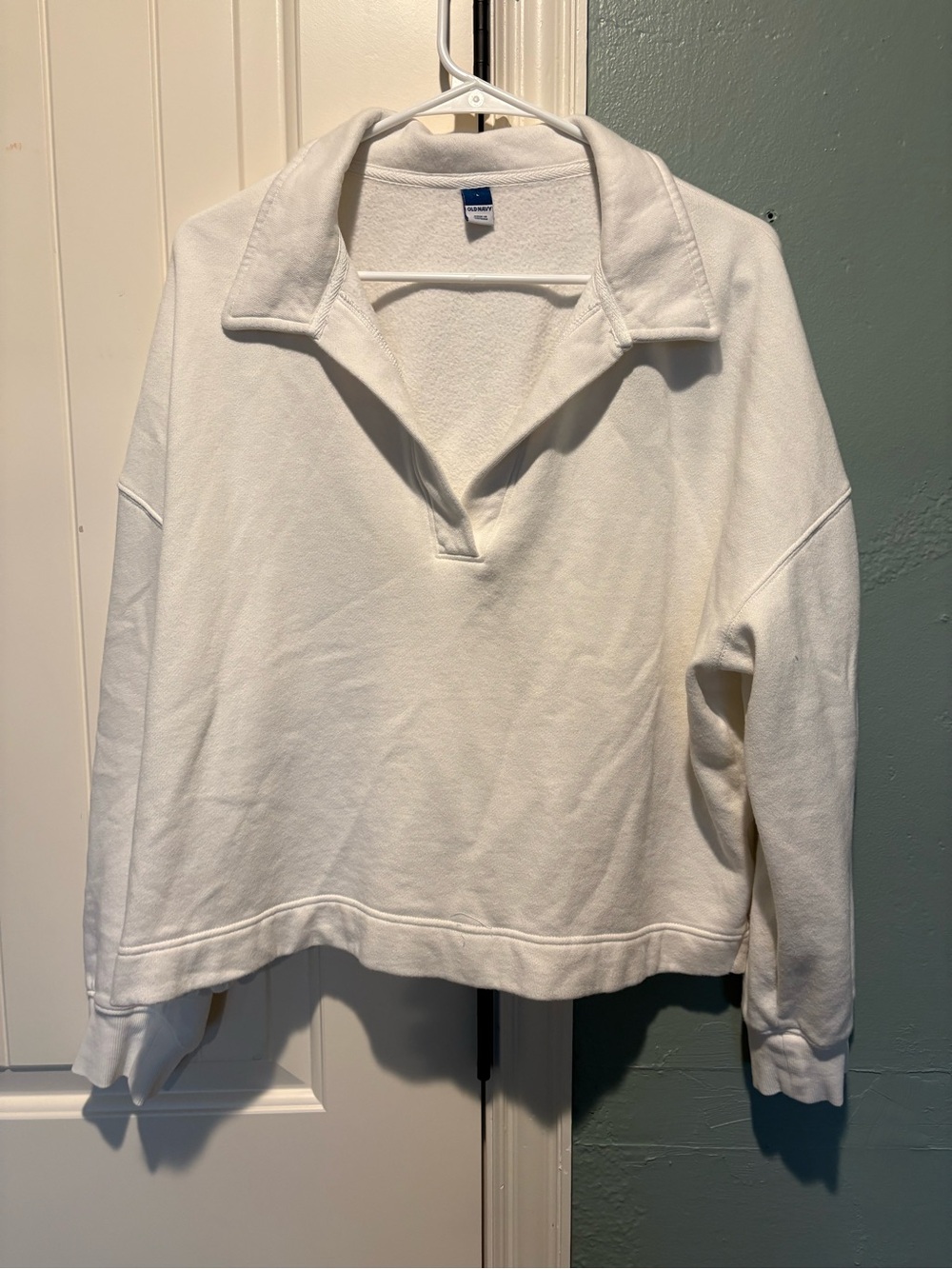 Old Navy Women's Ivory Open V-Collar Pullover Sweatshirt